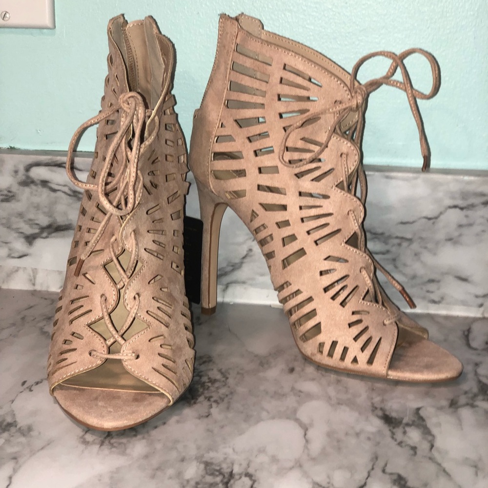 Nude Heels NWT